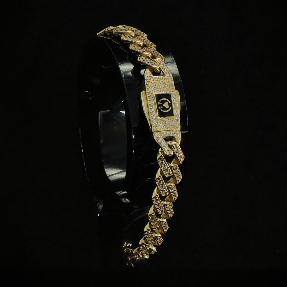 PULSO CUBANO CON ZIRCONIAS en Oro 10K – Edición Exclusiva