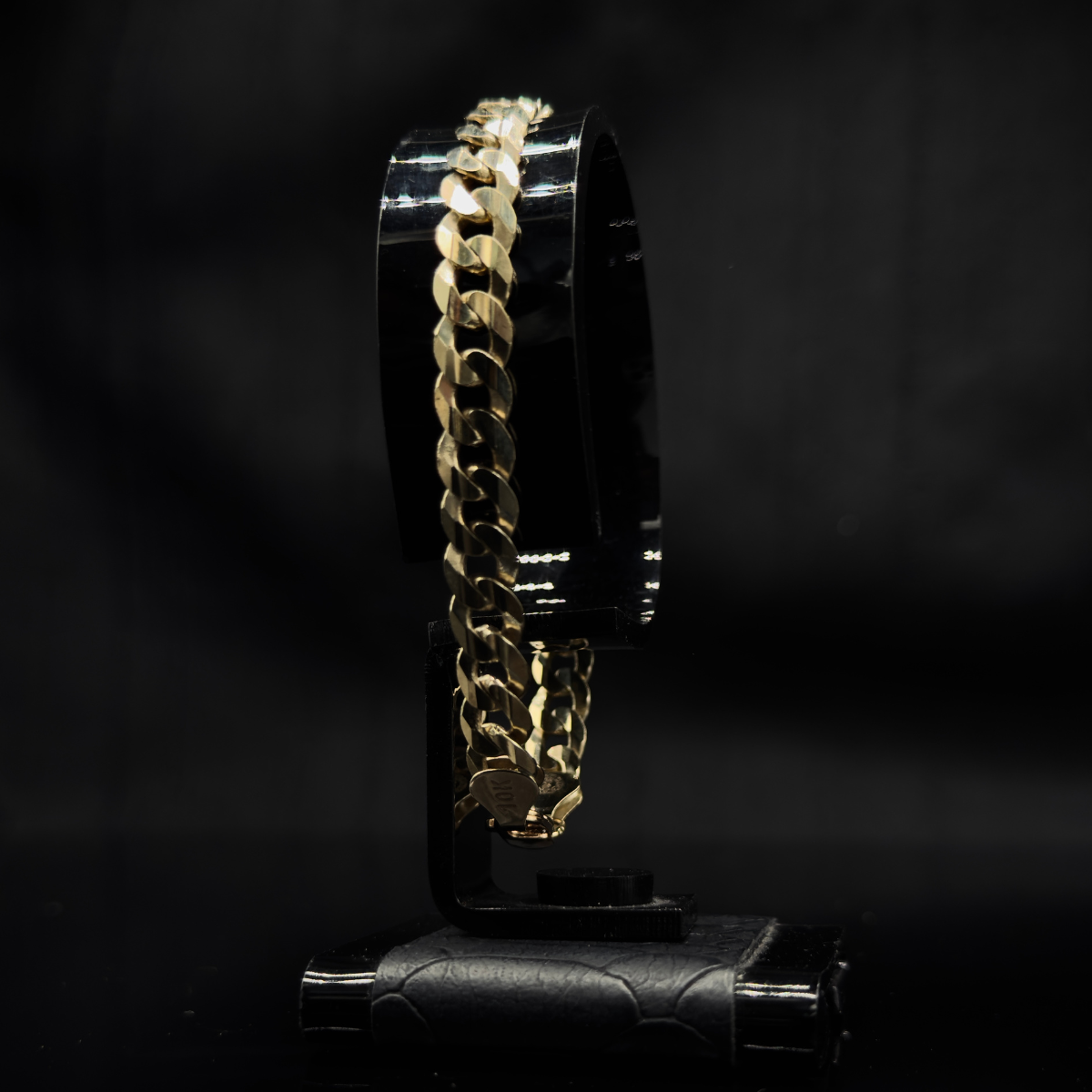 PULSO ESTILO BARBADO ORO 10K 21cm