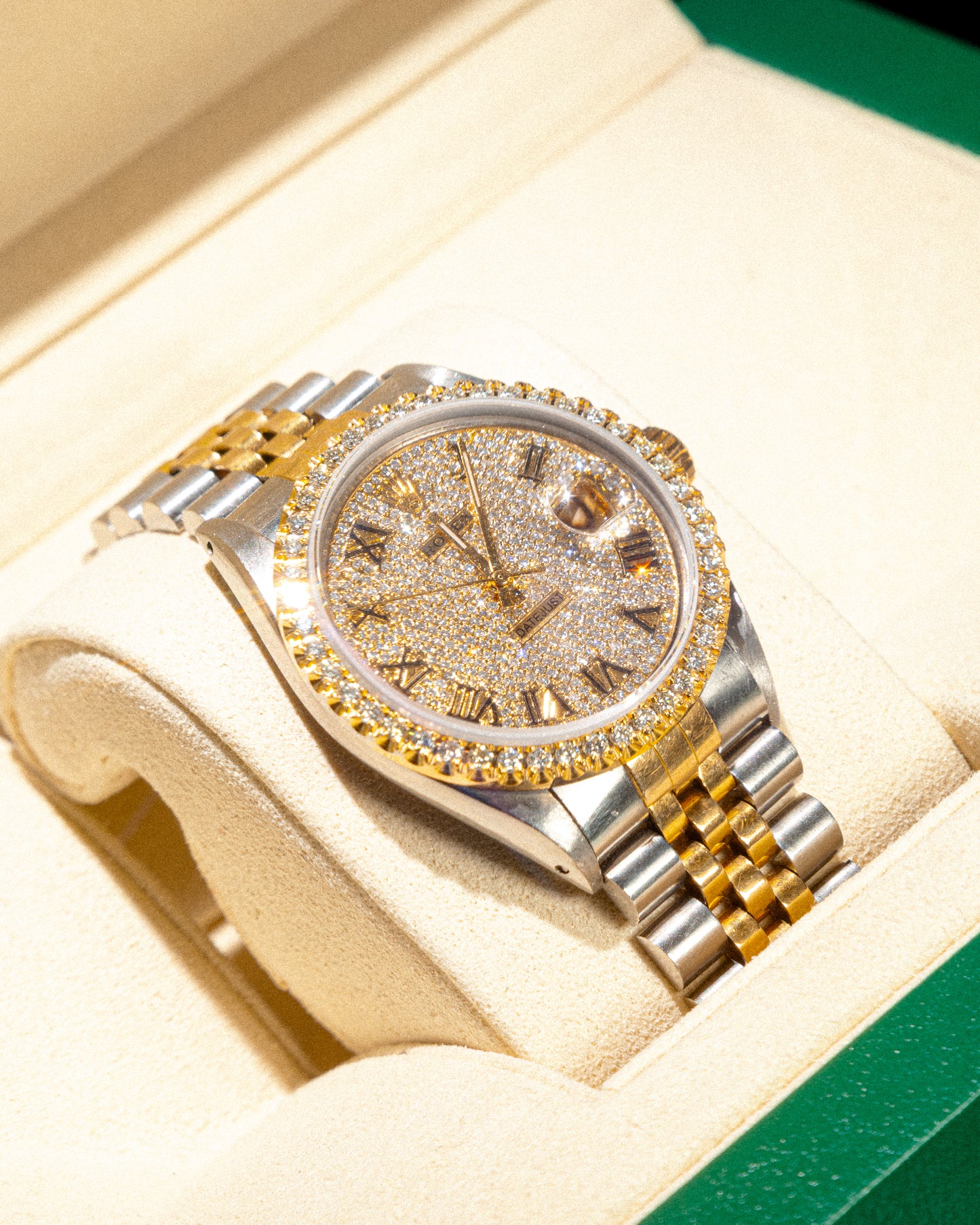 Rolex Datejust Diamantes Naturales – Bisel & Dial · Correa Jubilee Oro 18K