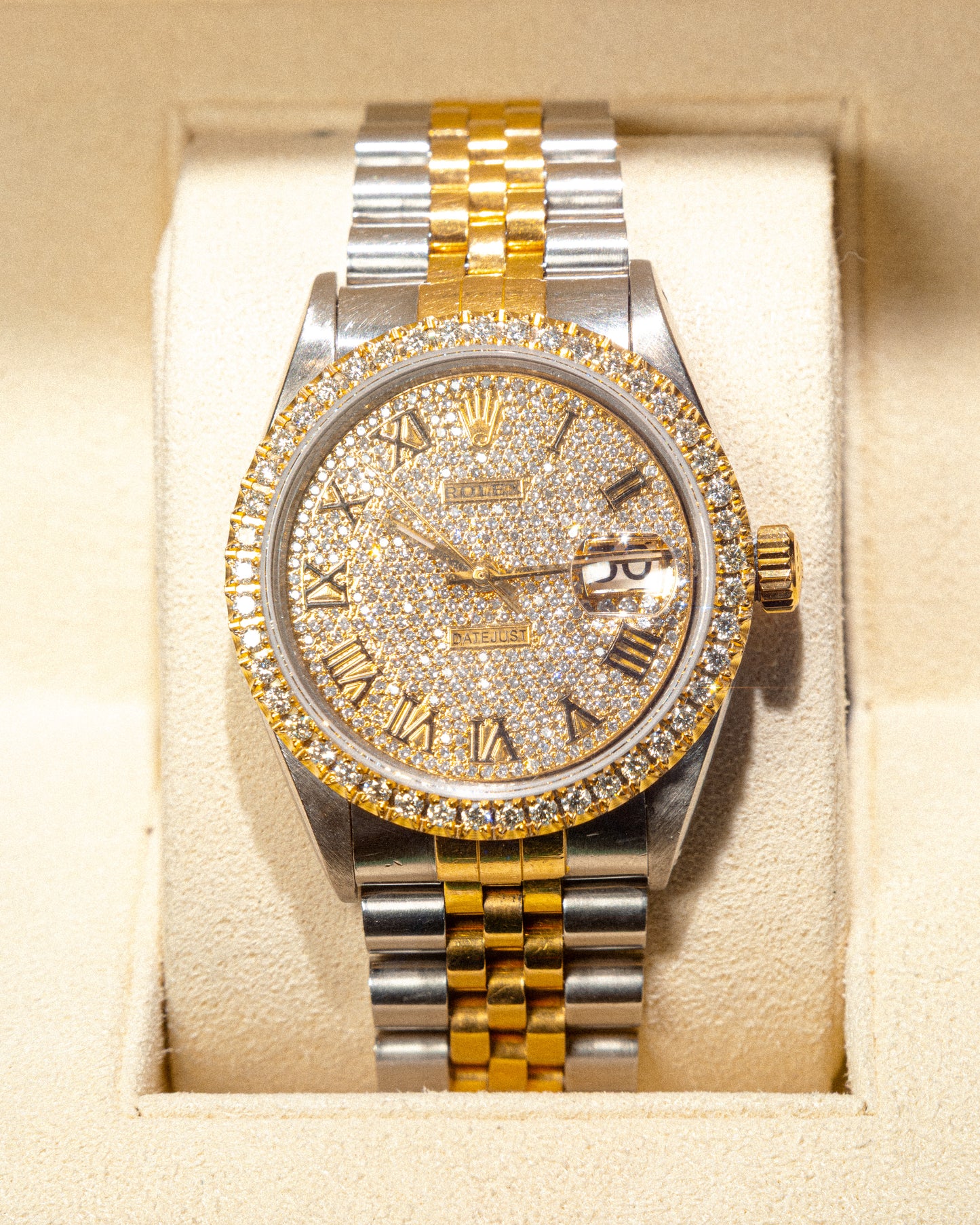 Rolex Datejust Diamantes Naturales – Bisel & Dial · Correa Jubilee Oro 18K