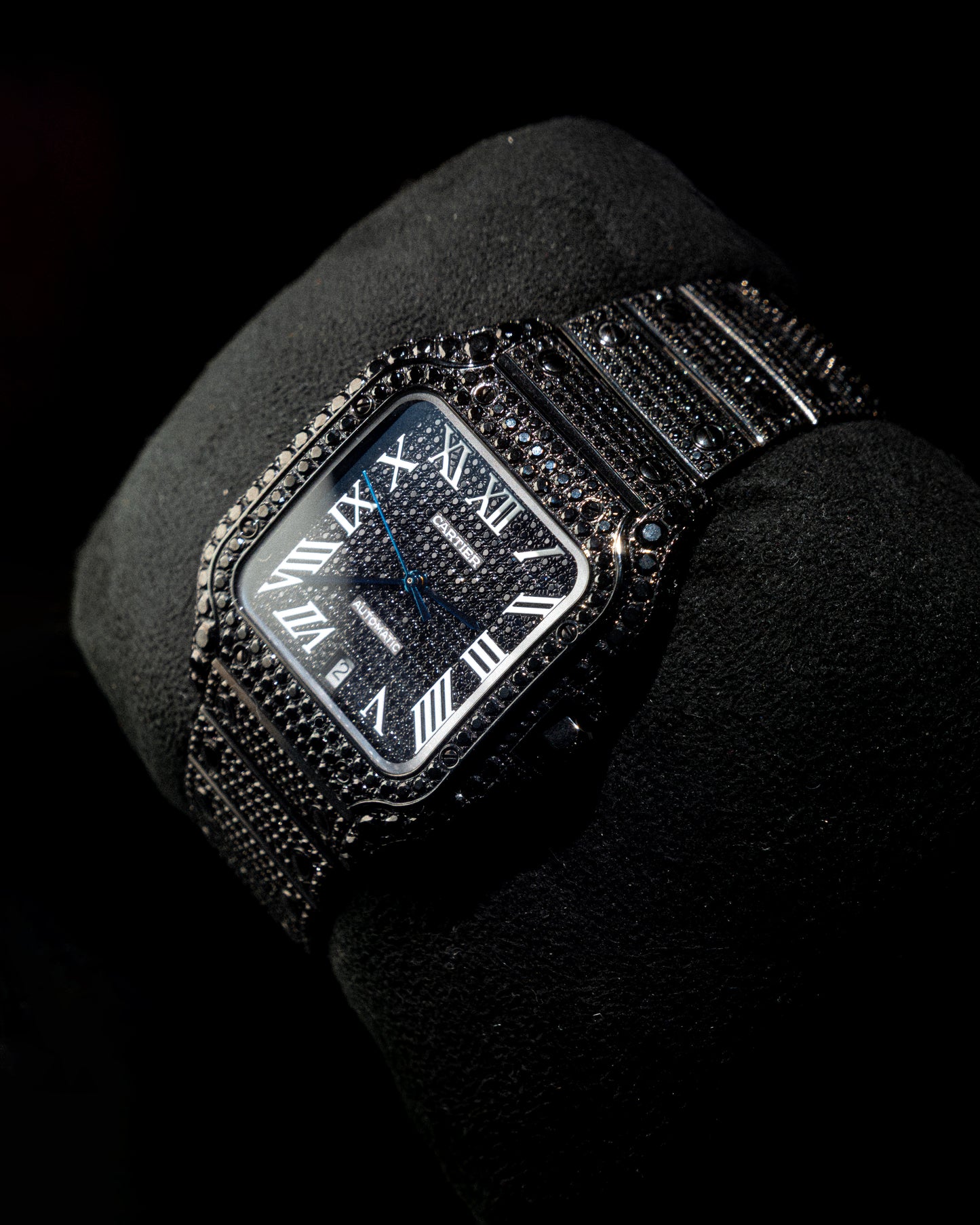 SANTOS CARTIER BLACK DIAL FULL BLACK DIAMONDS NATURALES AÑO 2024 full set