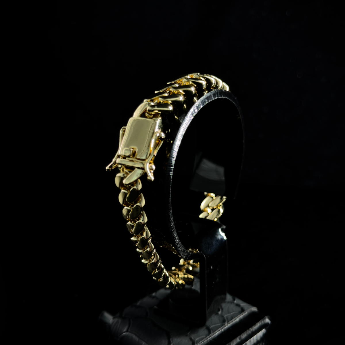 PULSO CUBANO BAÑADO EN ORO 18K 21cm