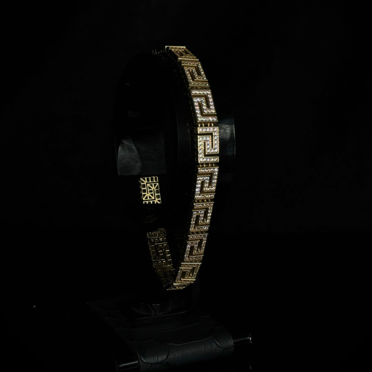 PULSO ESLABÓN GRECAS CON ZIRCONIAS ORO 10k 21cm